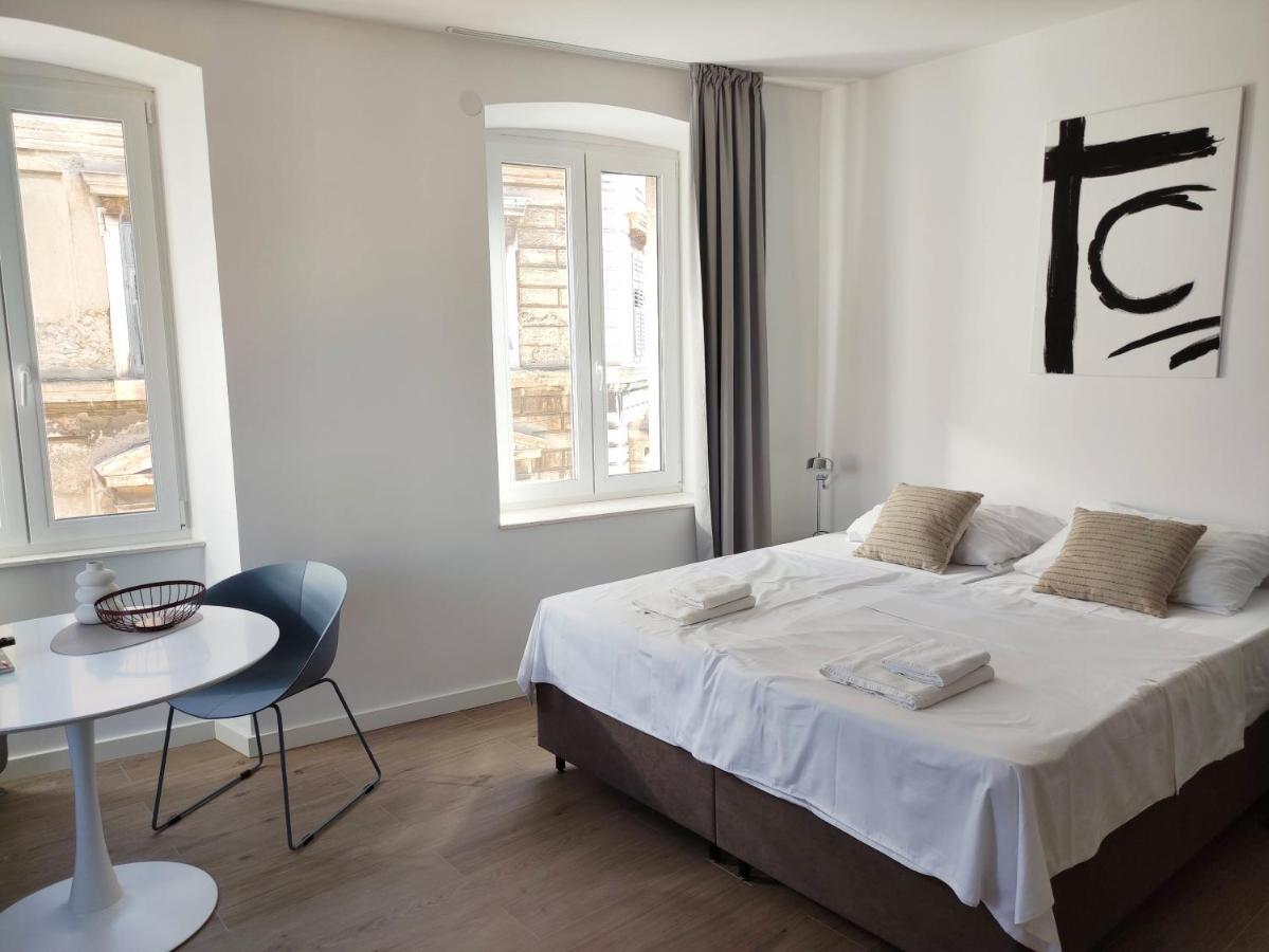 Nik Studio Apartments Pola Esterno foto