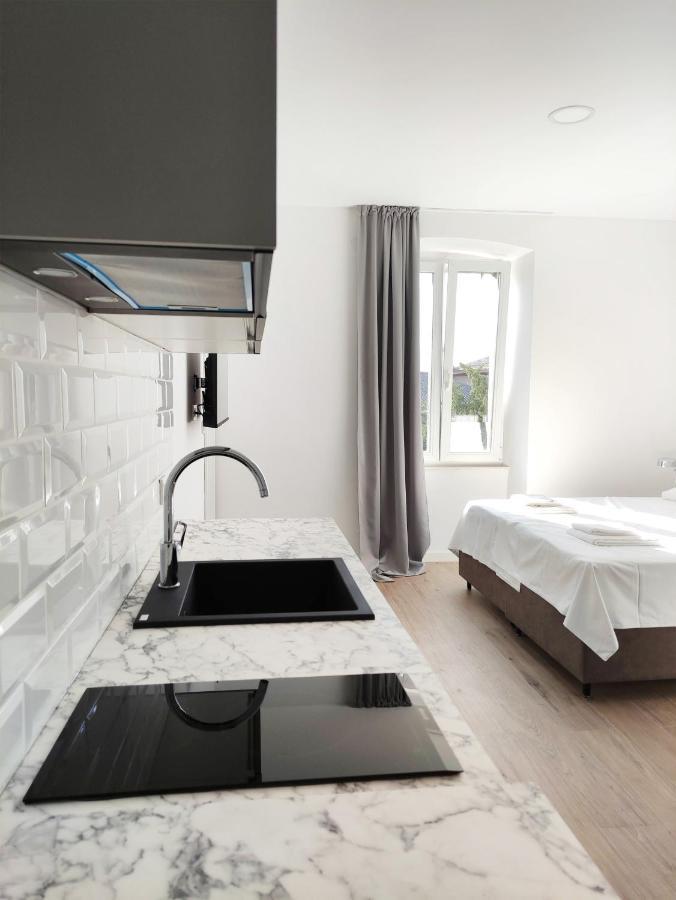 Nik Studio Apartments Pola Esterno foto